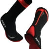 Zone3 Neopreen Zwemsokken, Zwart/rood -Watersportwinkel zone3 neoprene schwimm socken black red 1