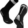 Zone3 Neopreen Zwemsokken, Zwart 2 Zone3 Neopreen Zwemsokken, Zwart -Watersportwinkel zone3 neoprene swim socks black reflective silver 1